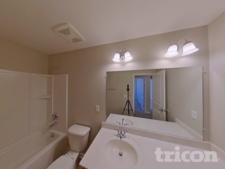 Building Photo - 2541 Miranda Dr