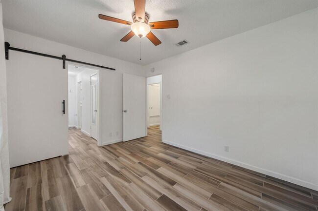 Building Photo - 9618 Sugar Hill Dr