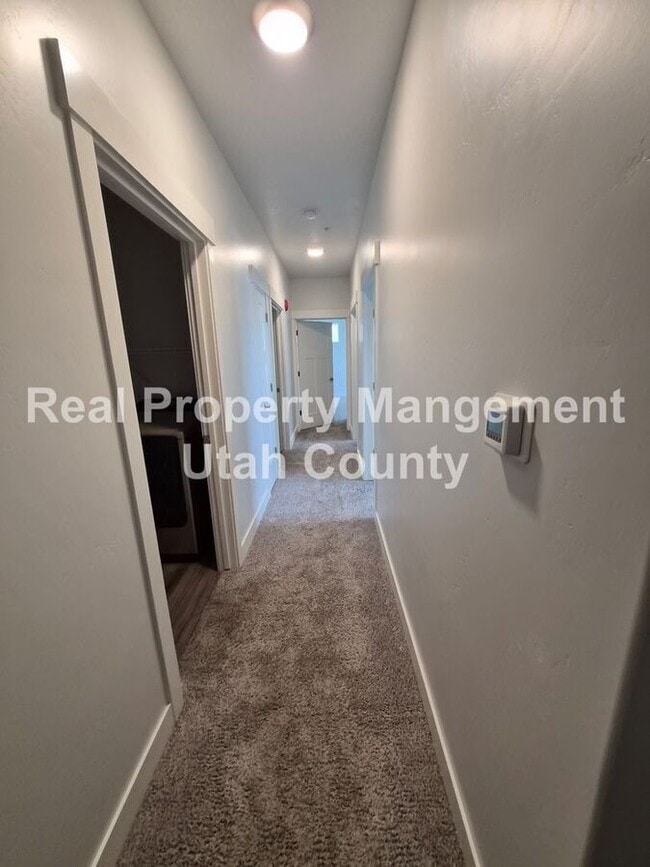 Building Photo - 3323 Hardman Way