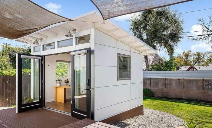 Building Photo - 3270 Hermanos St