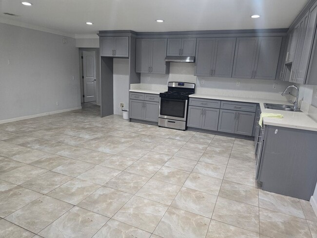 Building Photo - 6611 Kiowa Rd