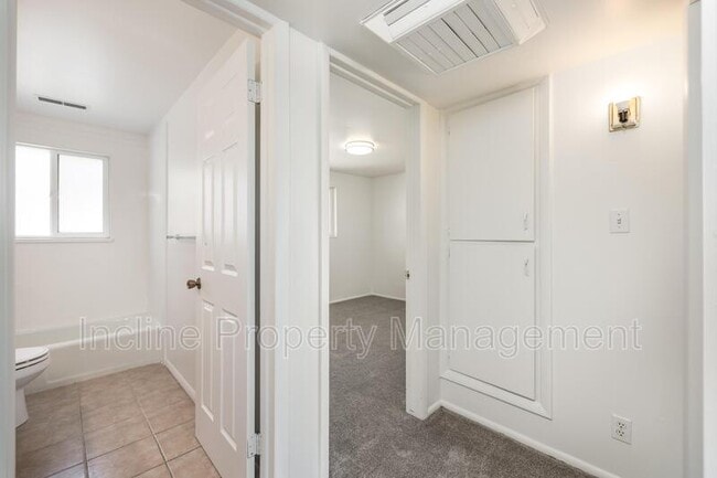 Building Photo - 1065 S 80 E