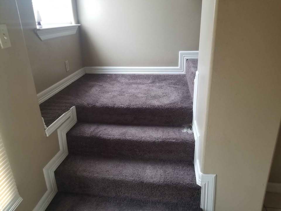 Building Photo - 1409 W Kiwi Ave