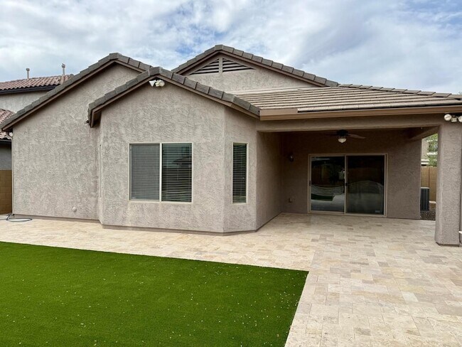 Building Photo - 1929 W Black Hill Rd