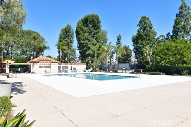 Building Photo - 2354 Sunningdale Dr