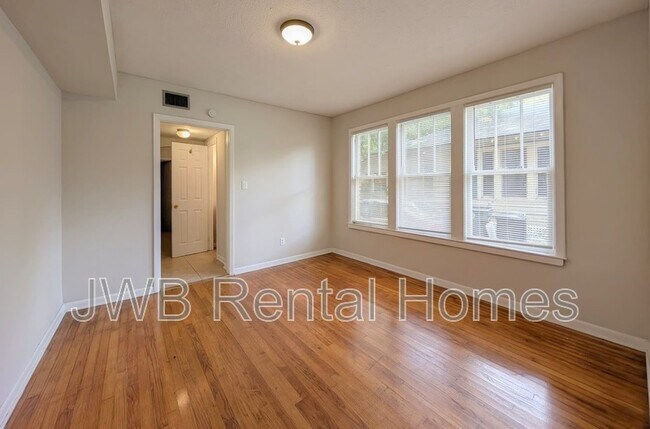 Building Photo - 2250 Dellwood Ave