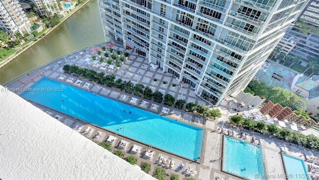 Building Photo - 475 Brickell Ave