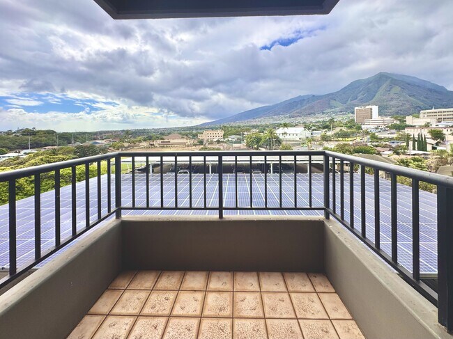 Building Photo - 1885 Main St