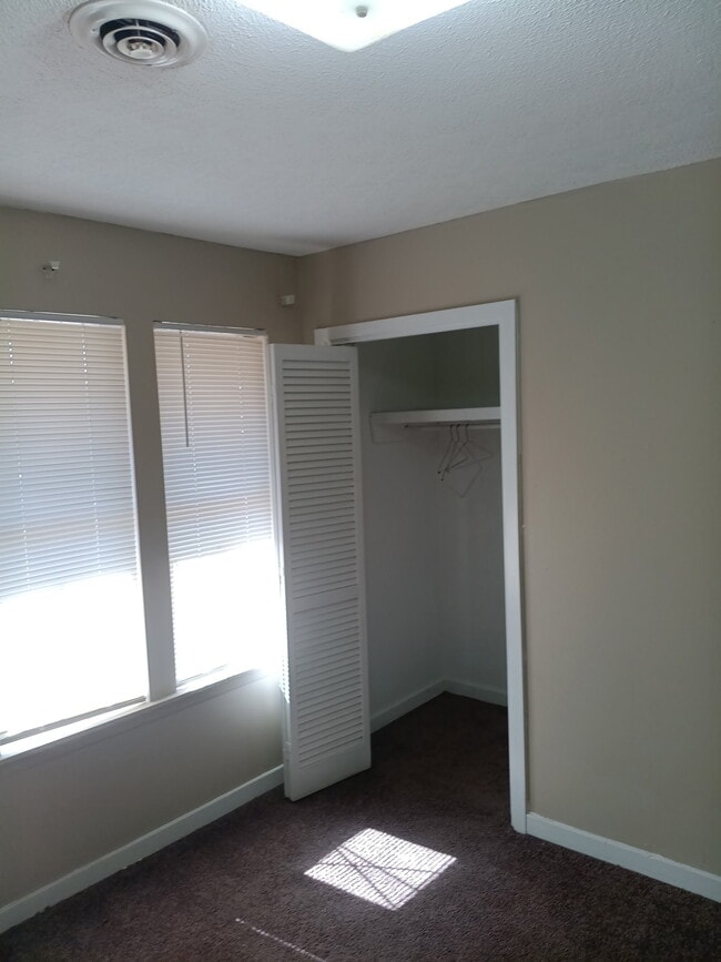 Building Photo - John F Kennedy