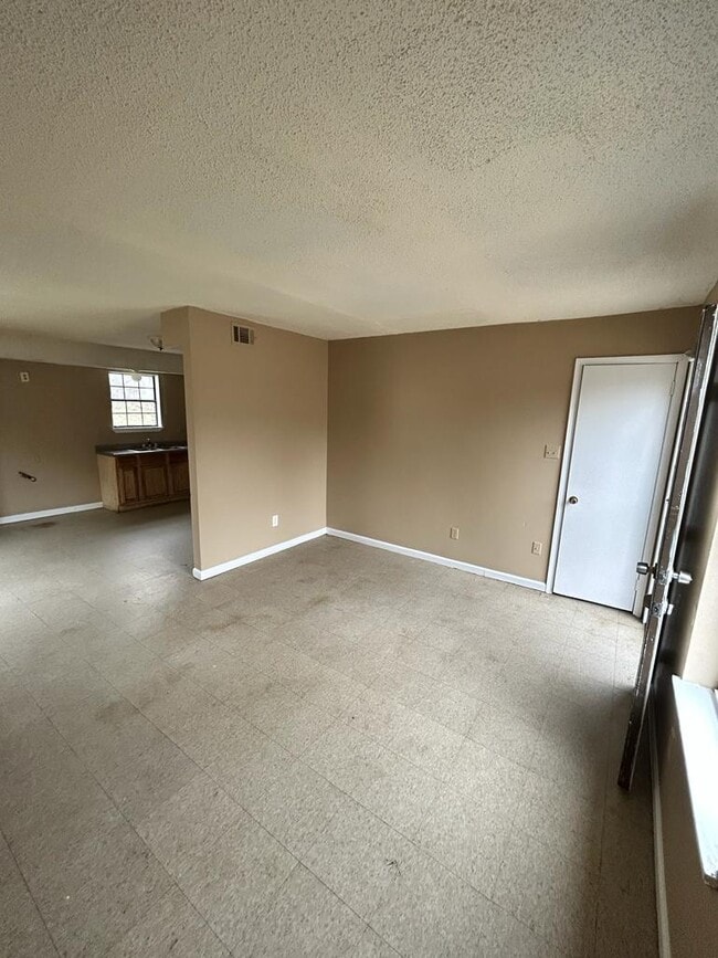 Building Photo - 5366 Clinchport Cir