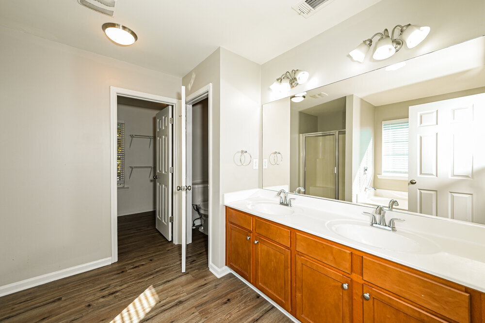 Building Photo - 353 Franklin St