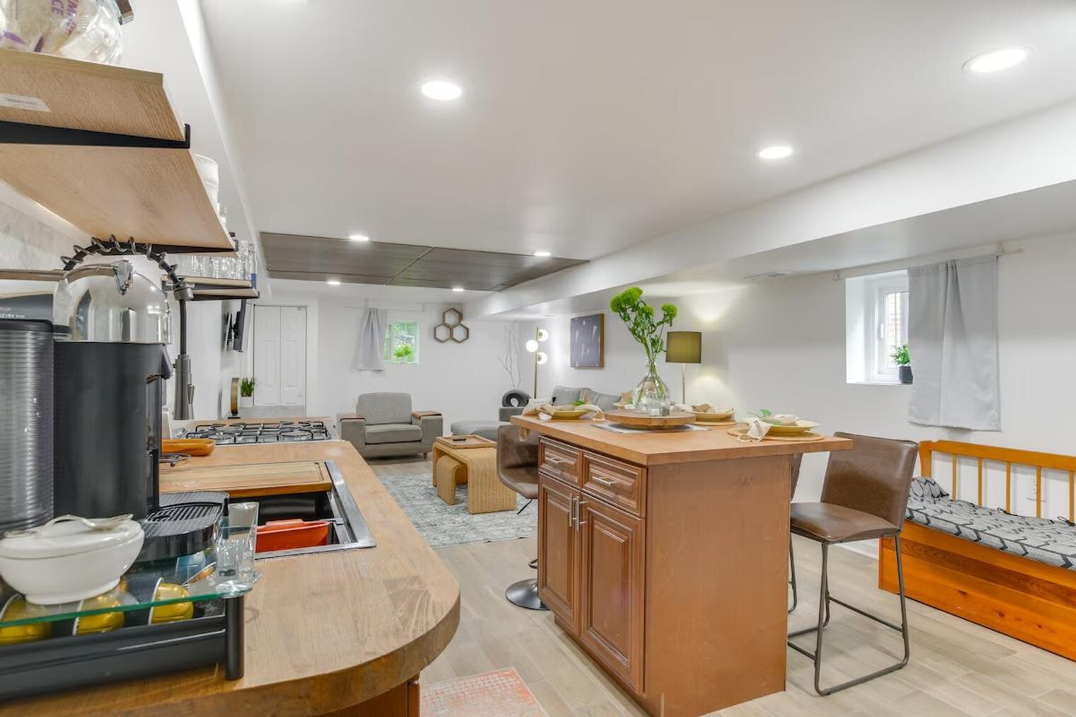 Building Photo - 4642 W Montana St