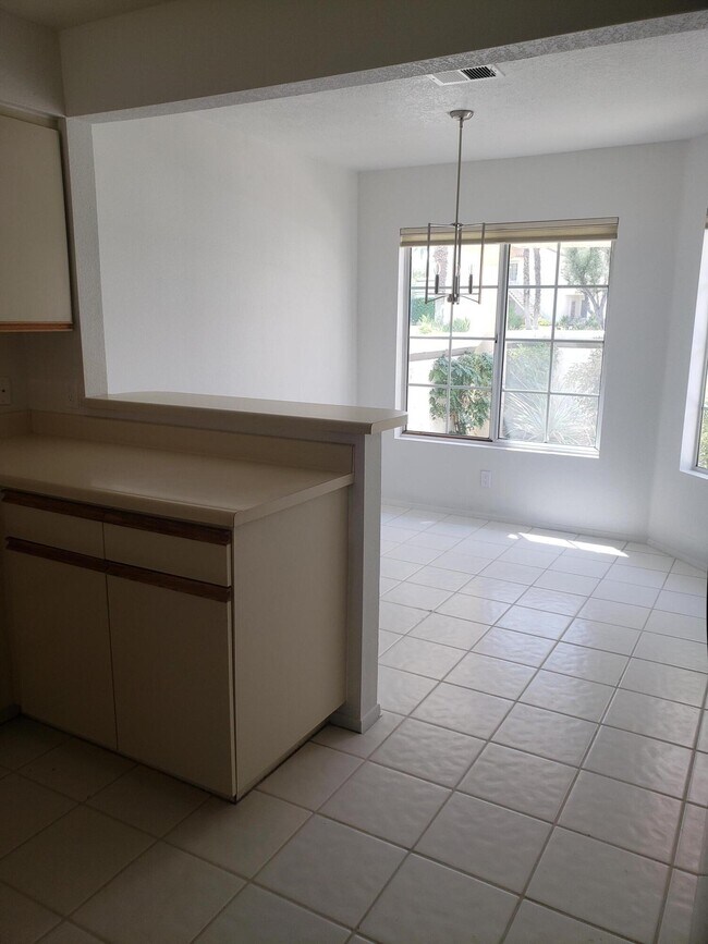 Building Photo - 136 Desert Falls Dr E