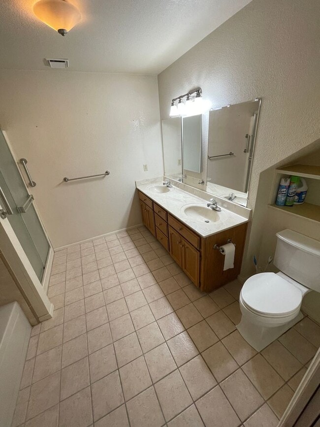 Building Photo - Magalia 2 bed 2 bath home with bonus room. Attached garage, private backyard