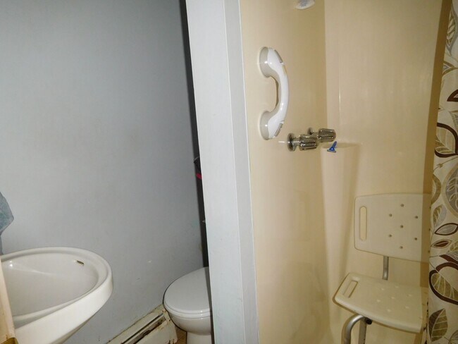 Building Photo - Baileys Resort Hampton NH Studio Apartment for Rent!