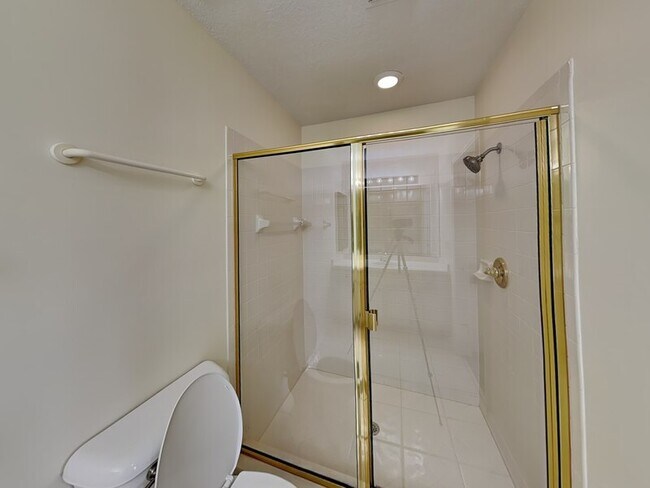 Building Photo - 3024 Andover Ct