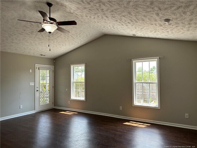 Building Photo - 112 Harvest Ln