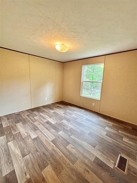 Building Photo - 300 Cherokee Ln