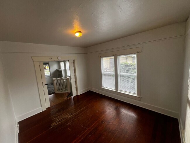 Building Photo - Spacious 4-Bedroom Home in an Excellent Location Near Parks, Shopping & the Fairgrounds