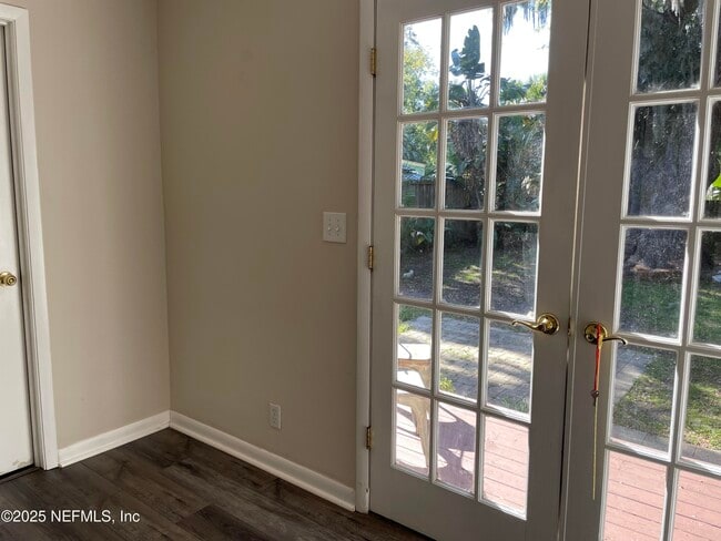 Building Photo - 164 Gault St