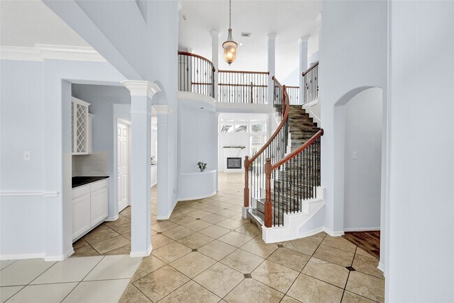 Building Photo - 6103 Sebastian Hill Dr
