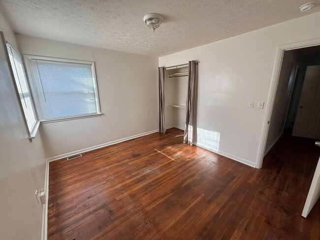 Building Photo - 1573 Courtright Rd