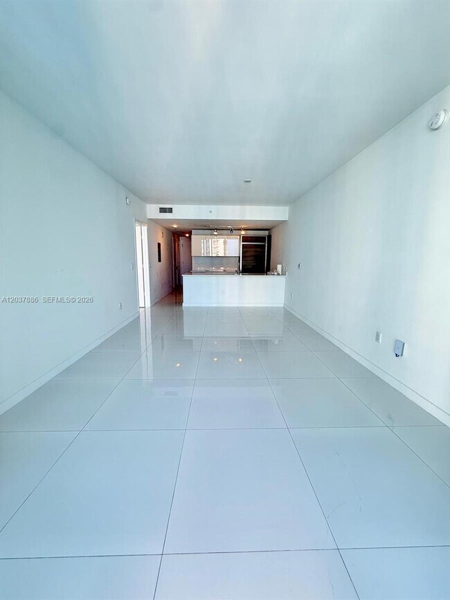 Building Photo - 1100 S Miami Ave