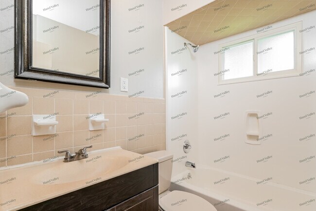 Building Photo - 2280 Pheasant Dr