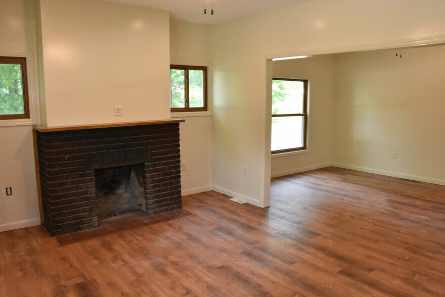 Building Photo - 539 North St