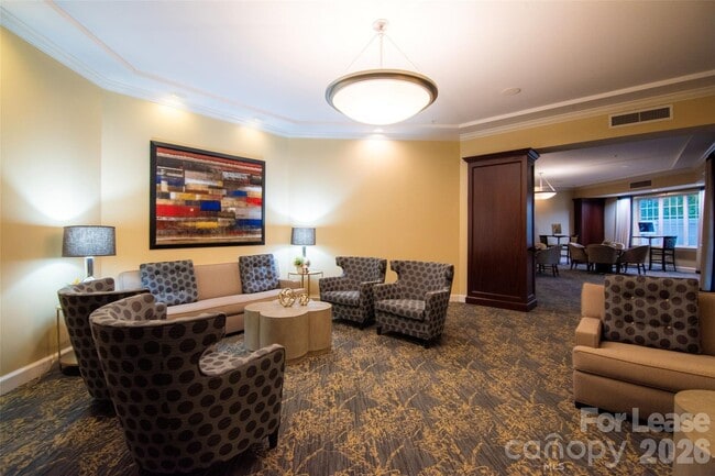 Building Photo - 300 W 5th St