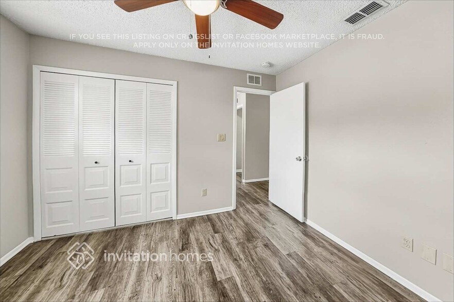 Building Photo - 819 Centerwood Ct