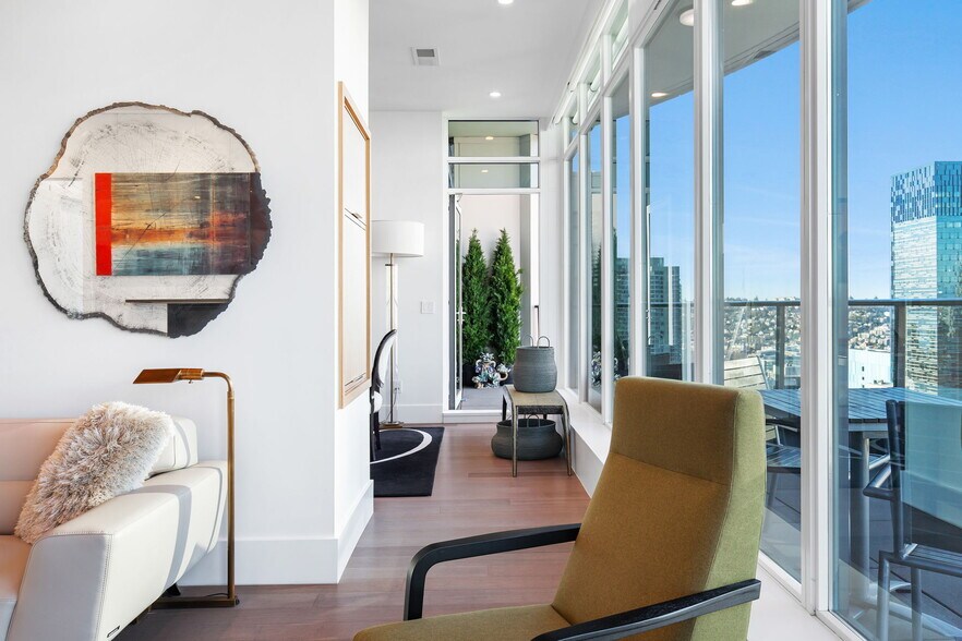 Building Photo - 1920 4th Ave