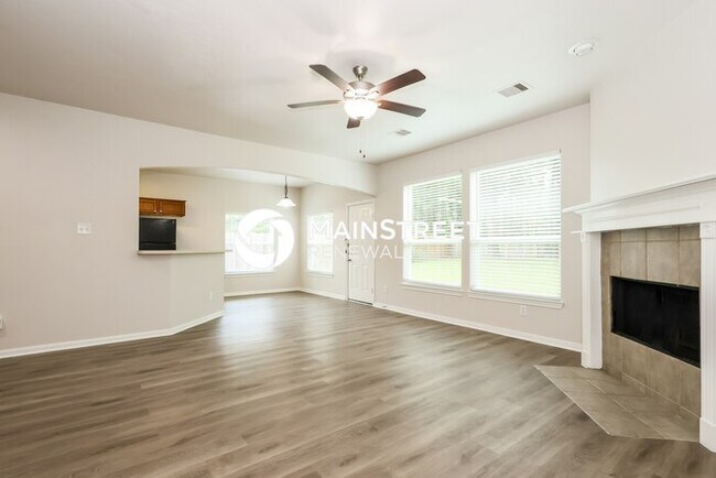 Building Photo - 5 Bedroom Pet-Friendly Home in Conroe, TX with Main Street Renewal