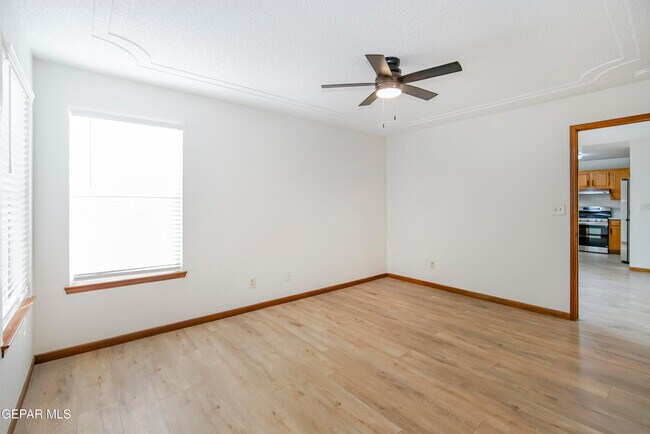 Building Photo - 929 Totonaca Ln