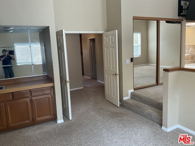 Building Photo - 1100 Promontory Pl