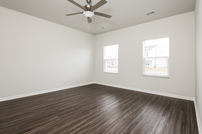 Building Photo - 109 Percheron Dr