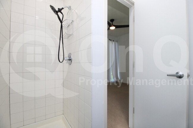 Building Photo - 7047 E Earll Dr