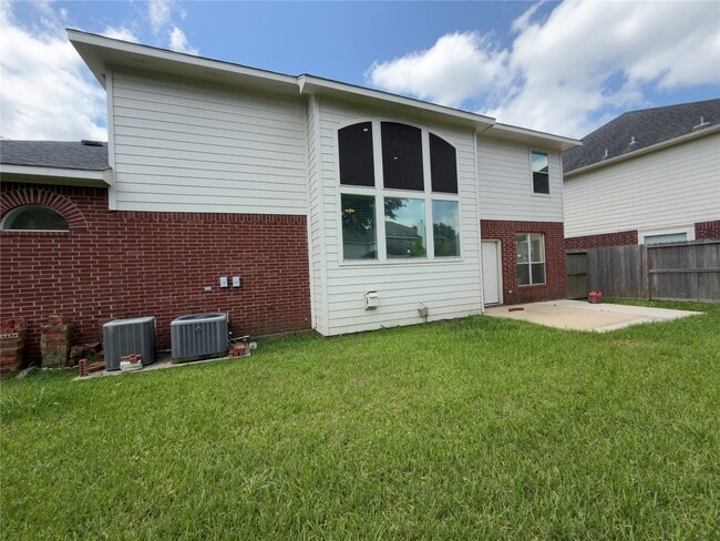 Building Photo - 4110 Royal Plantation Ln