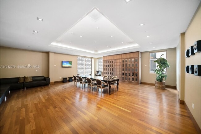 Building Photo - 1050 Brickell Ave