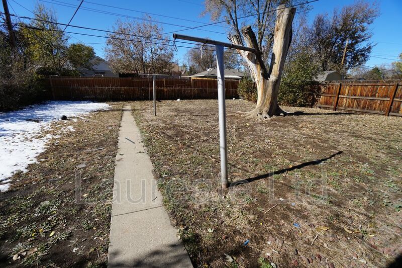 Building Photo - 2645 S Newton St