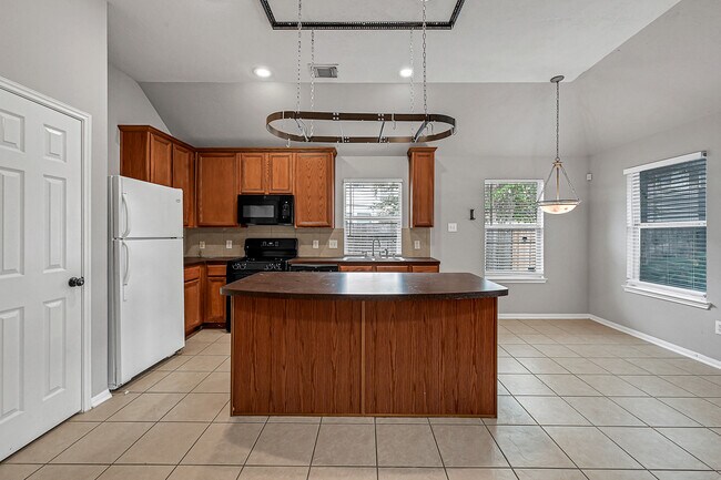 Building Photo - 16711 Moss Green Ct