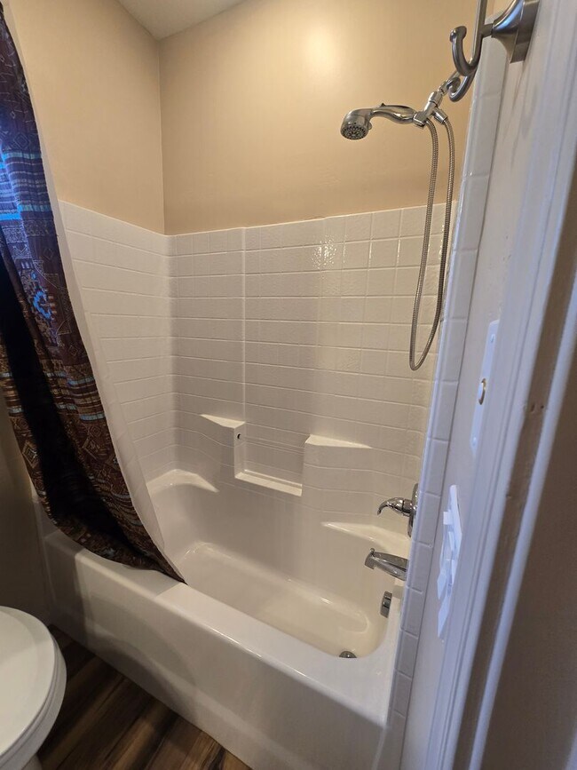 Building Photo - Unfurnished, 1-Year Long-Term Rental