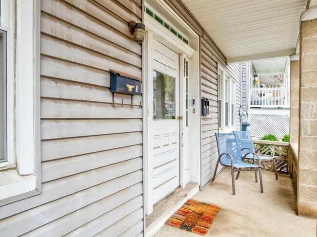 Building Photo - 617 Straight  St Sewickley, PA 15143