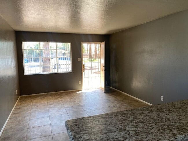 Building Photo - $1,250 For Lease-1 Bedroom-1 Bath Apt in Triplex With Private Yard-Washer & Dryer in Phoenix 85008 !