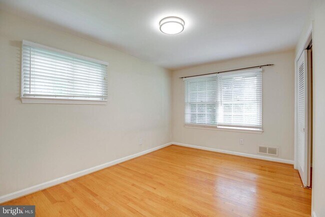 Building Photo - 1501 Walden Dr