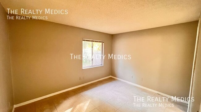 Building Photo - 12347 Antonio Cir