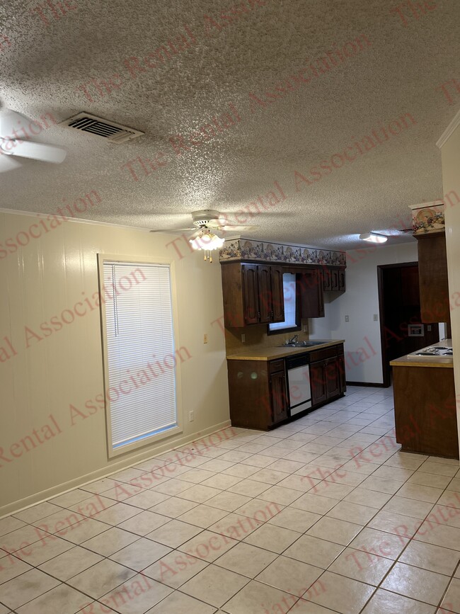 Building Photo - 6656 Sonny Boy Yeldell Rd