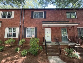 Building Photo - 715 N Avalon Rd