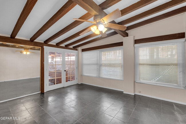 Building Photo - 923 McKelligon Dr
