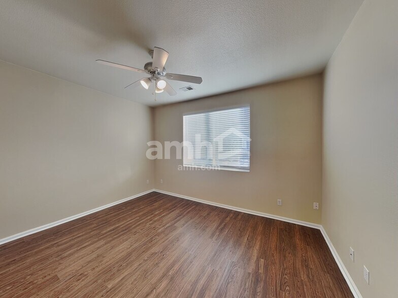 Building Photo - 15142 E 119th Ave